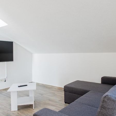 Kaštel Stari Apartments Zilic מראה חיצוני תמונה