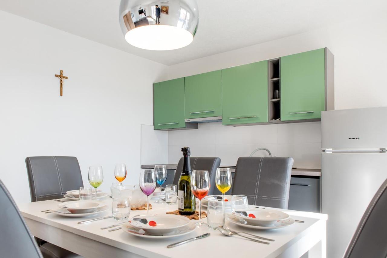 Kaštel Stari Apartments Zilic מראה חיצוני תמונה