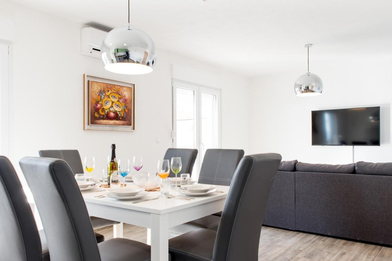Kaštel Stari Apartments Zilic מראה חיצוני תמונה