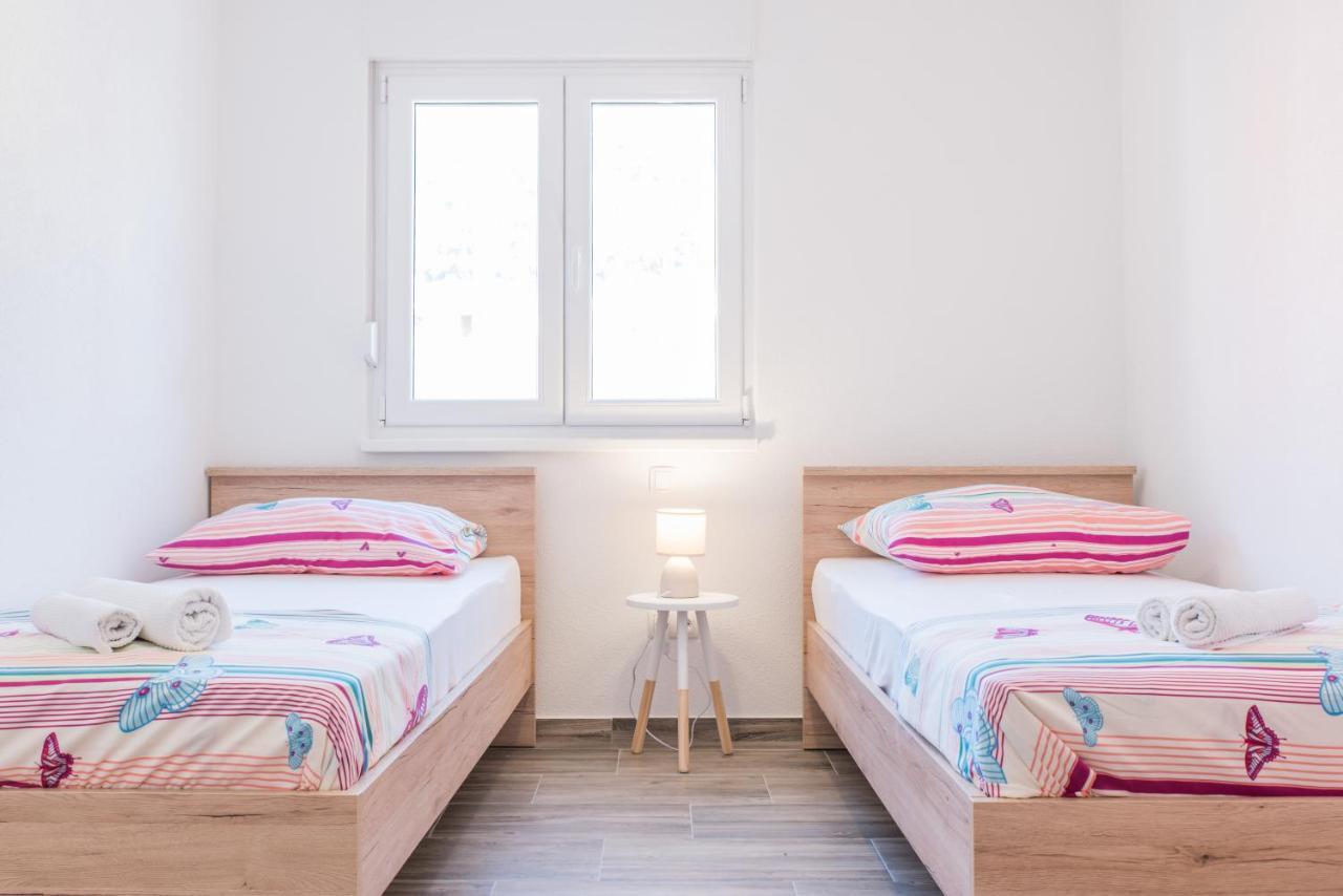 Kaštel Stari Apartments Zilic מראה חיצוני תמונה