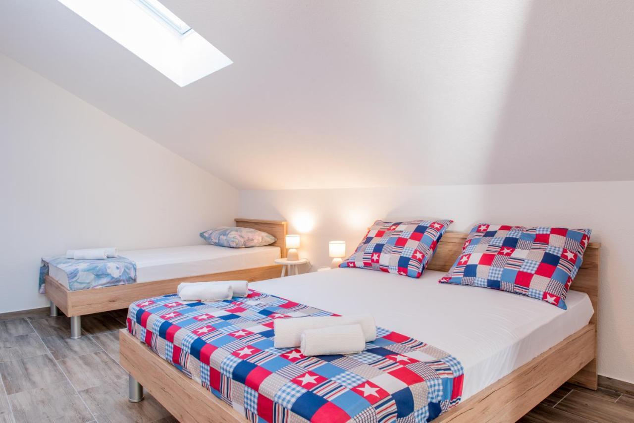 Kaštel Stari Apartments Zilic מראה חיצוני תמונה