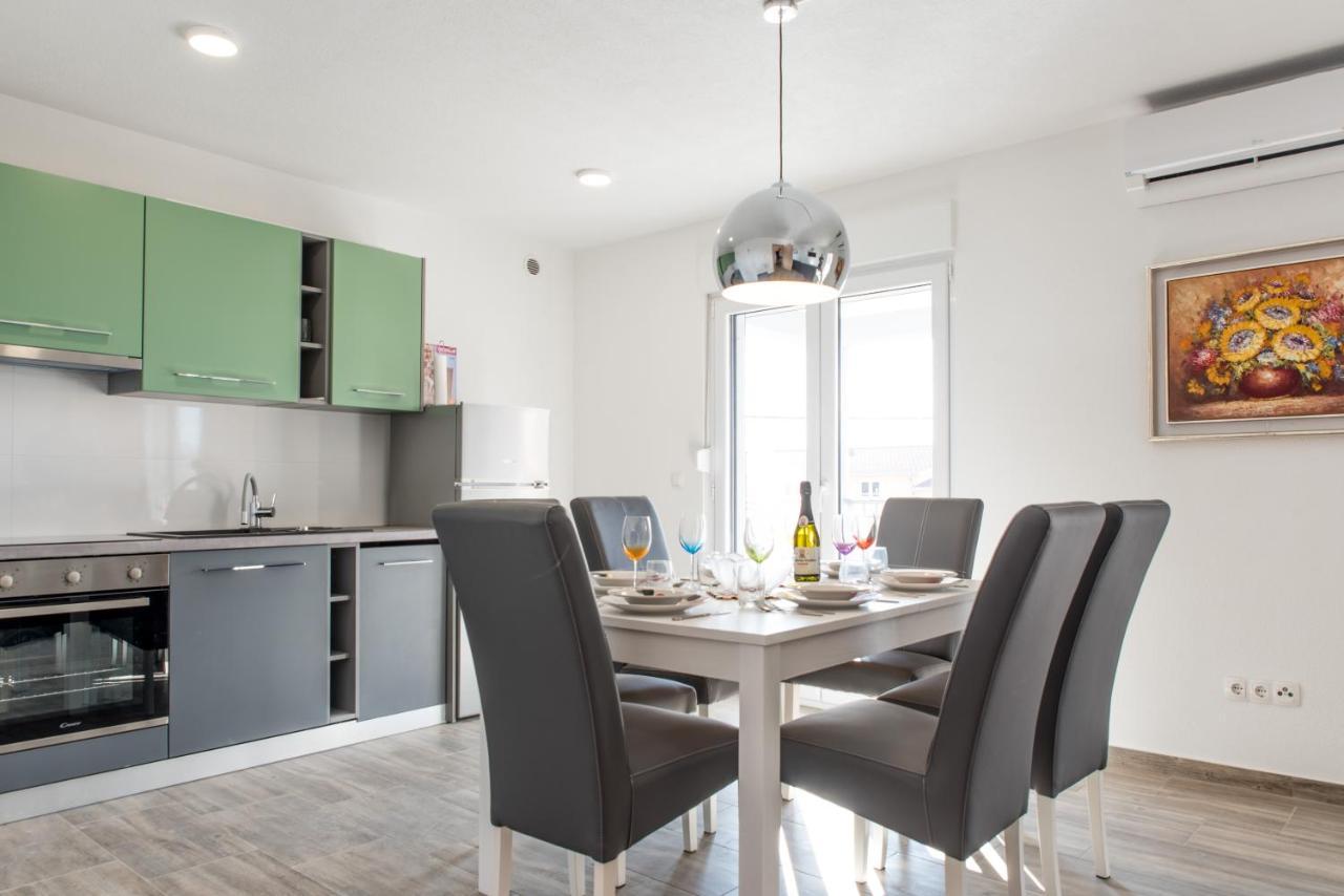 Kaštel Stari Apartments Zilic מראה חיצוני תמונה